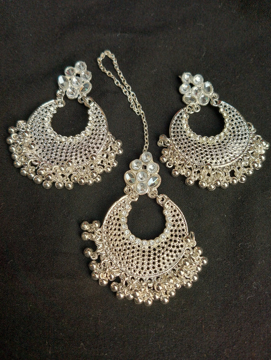 Silver-Toned Jhumka Earrings and Maang with Bindiya